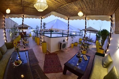 riad iklil