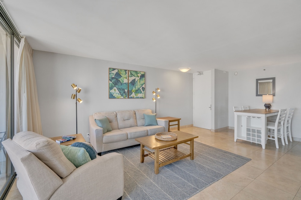 tower 1 suite 3514 kp 1 bedroom condo by redawning