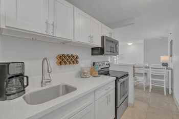 tower 1 suite 3514 kp 1 bedroom condo by redawning