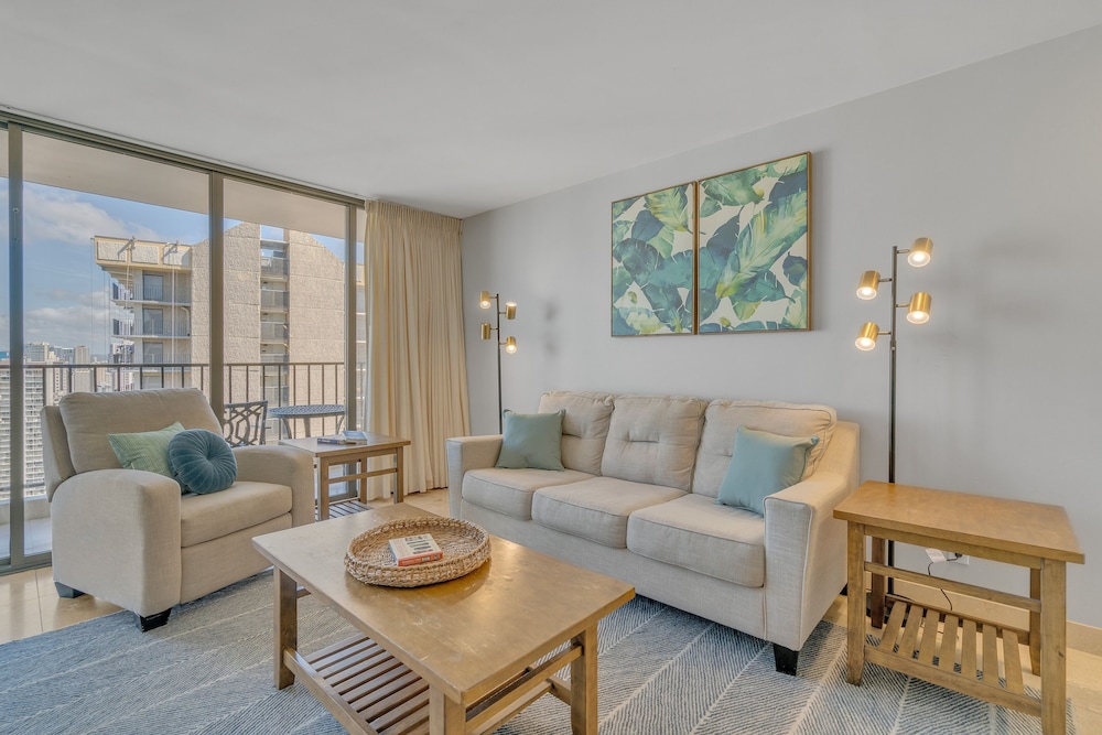 tower 1 suite 3514 kp 1 bedroom condo by redawning