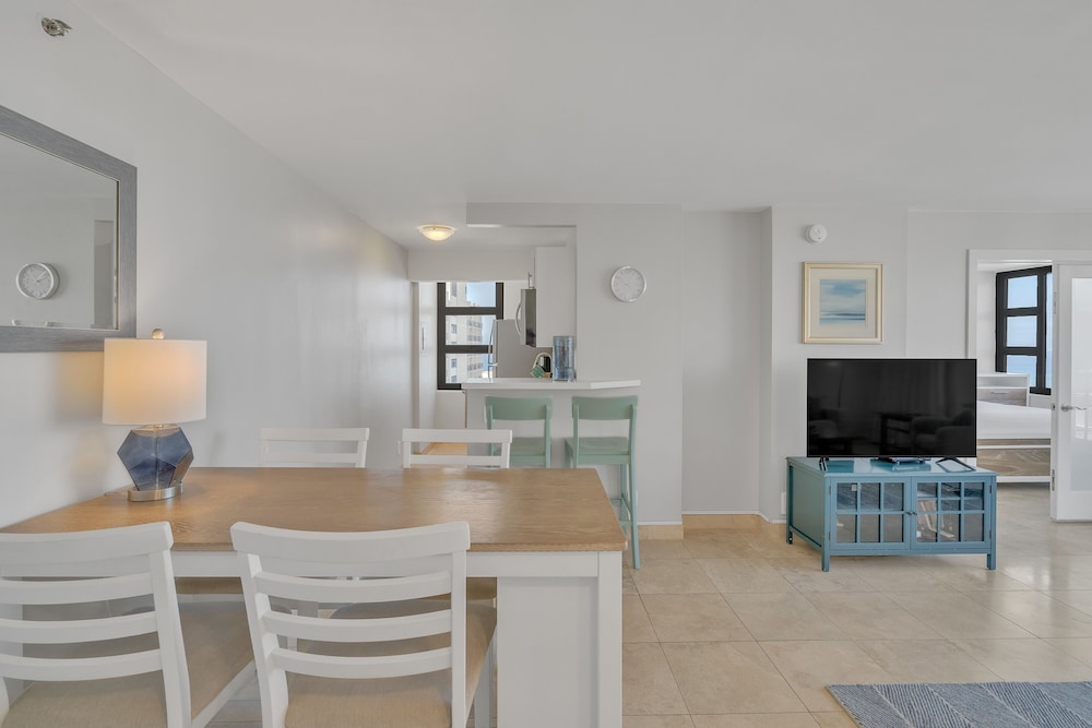 tower 1 suite 3514 kp 1 bedroom condo by redawning