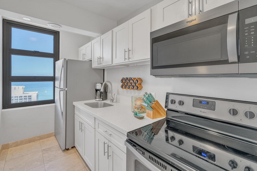 tower 1 suite 3514 kp 1 bedroom condo by redawning