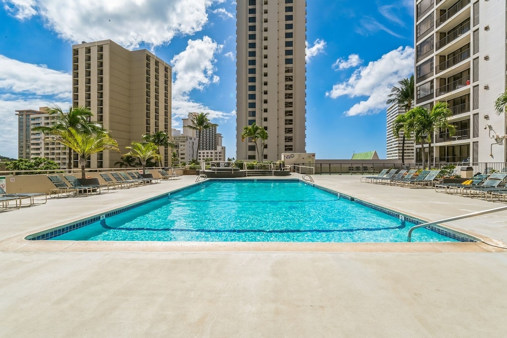 tower 1 suite 3514 kp 1 bedroom condo by redawning