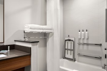 fairfield inn and suites by marriott baraboo