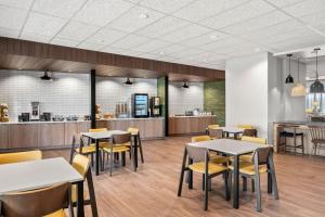 fairfield inn and suites by marriott baraboo