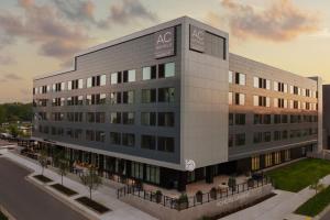 ac hotel lansing university area