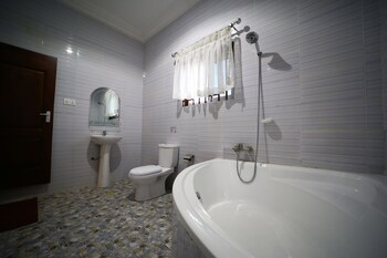 riverbreeze hotel