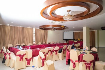 hotel crystal rose sylhet