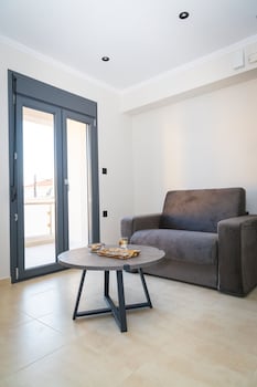 rafkon luxury apartments myrina