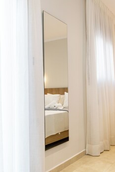 rafkon luxury apartments myrina