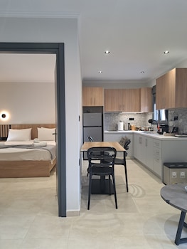 rafkon luxury apartments myrina