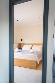 rafkon luxury apartments myrina
