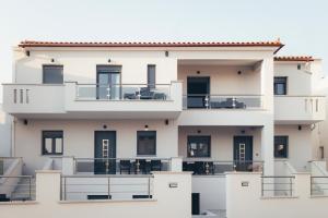 rafkon luxury apartments myrina