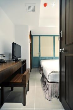 mingle place by the park