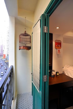 mingle place by the park