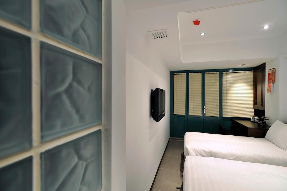 mingle place by the park