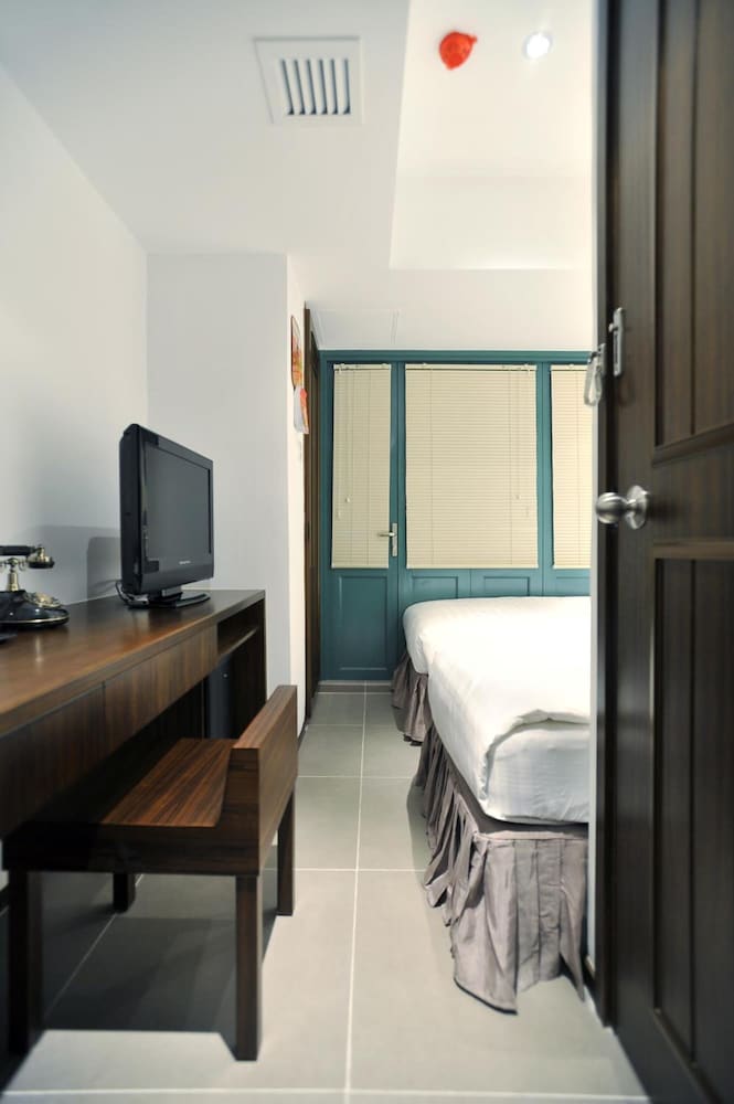 mingle place by the park