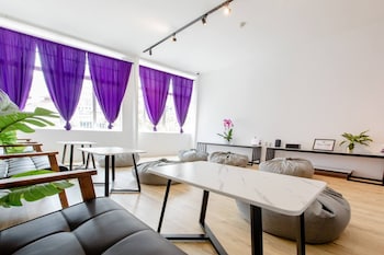 Radzone Hostel,Orchard>>Downtown Singapore,2 star