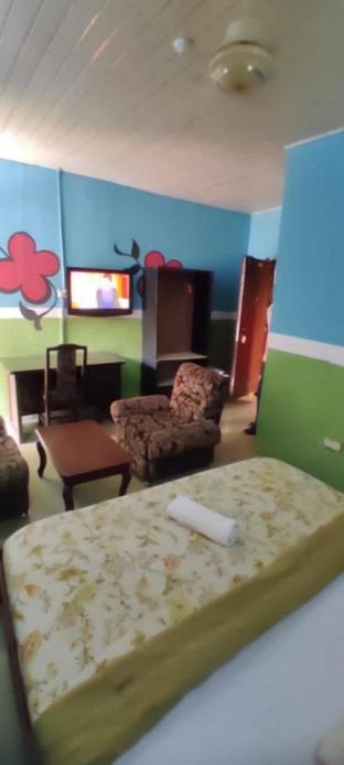 Townhall Hotel & Suites,Lagos>>Ikeja,2 star