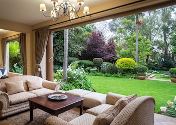 10 2Nd Avenue Houghton Estate,Kramerville>>Johannesburg,5 star