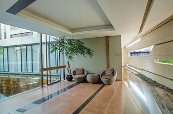 miers kuningan artotel curated