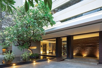 miers kuningan artotel curated