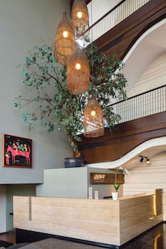 miers kuningan artotel curated