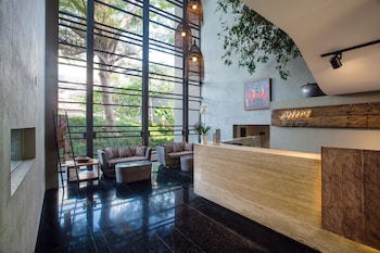 miers kuningan artotel curated
