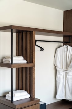 athens design suites