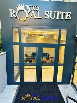 nice royal suite