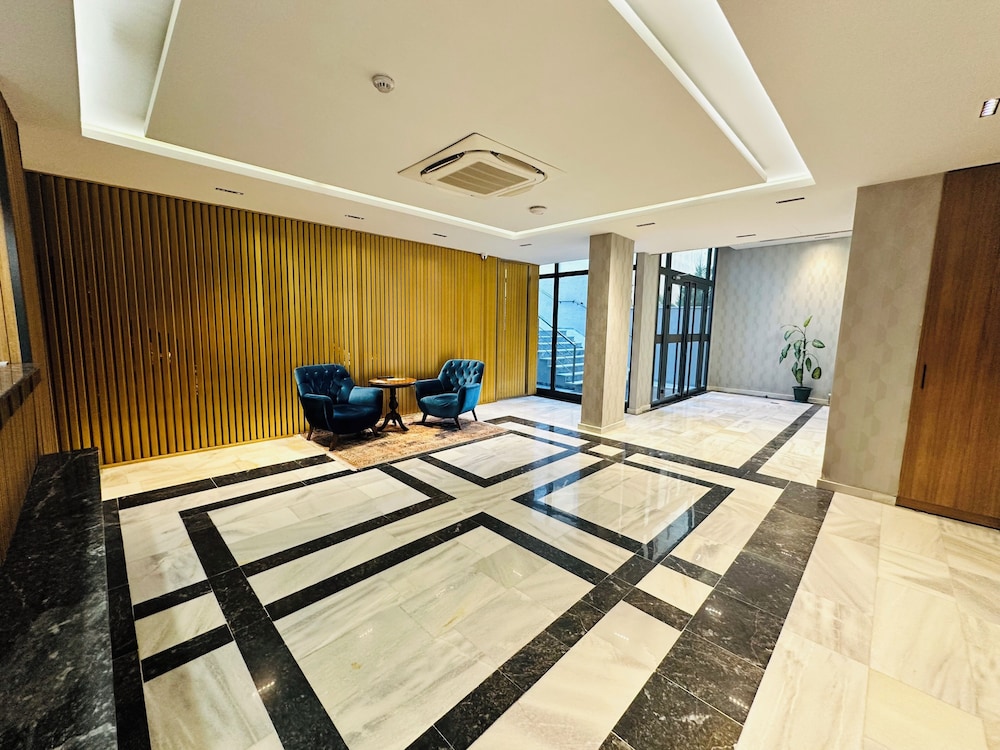 nice royal suite
