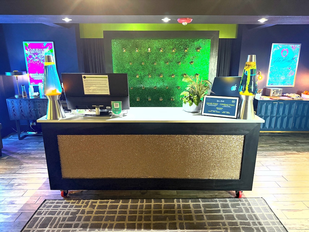 mari jean hotel adults only gay hotel