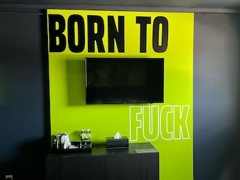 mari jean hotel adults only gay hotel