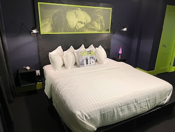 mari jean hotel adults only gay hotel