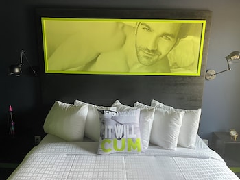 mari jean hotel adults only gay hotel