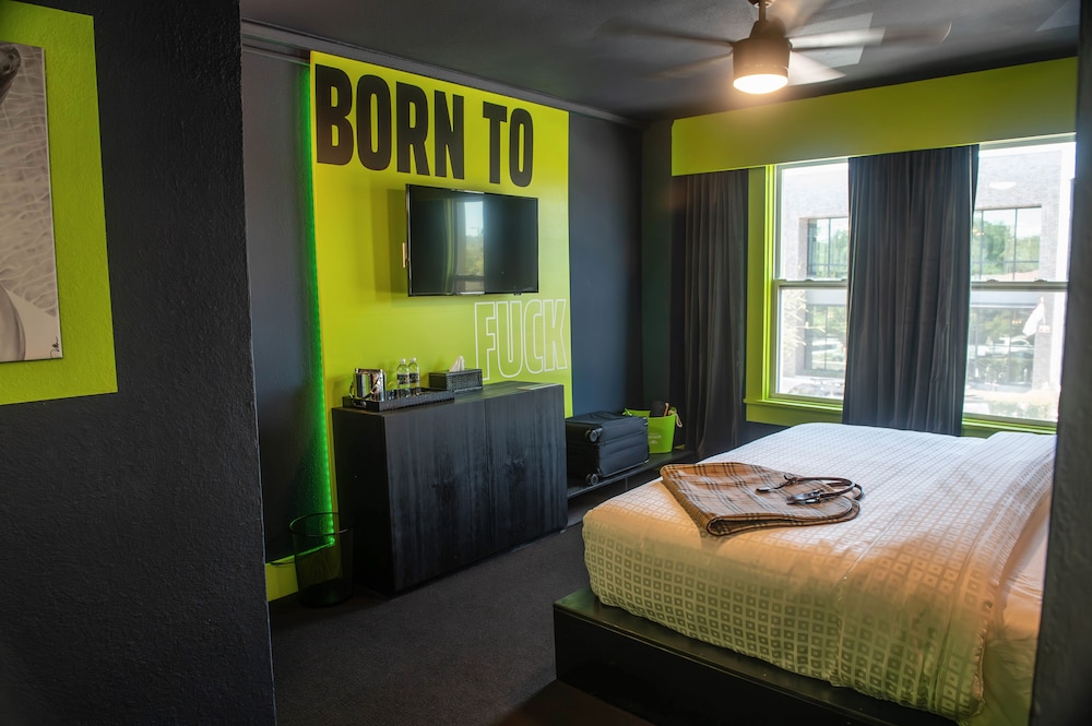 mari jean hotel adults only gay hotel