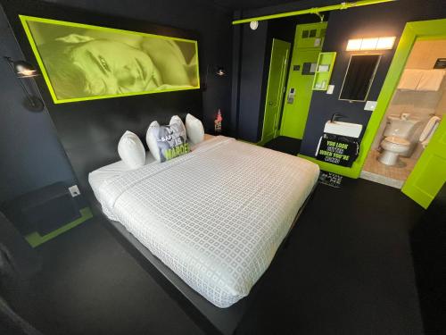 mari jean hotel adults only gay hotel