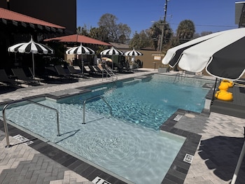 mari jean hotel adults only gay hotel