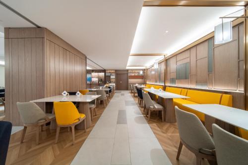 holiday inn express shanghai pujiang lianhang road an ihg hotel