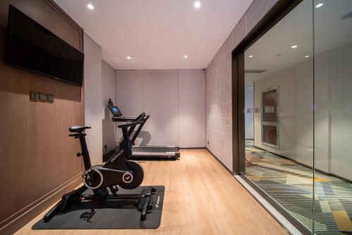 holiday inn express shanghai pujiang lianhang road an ihg hotel