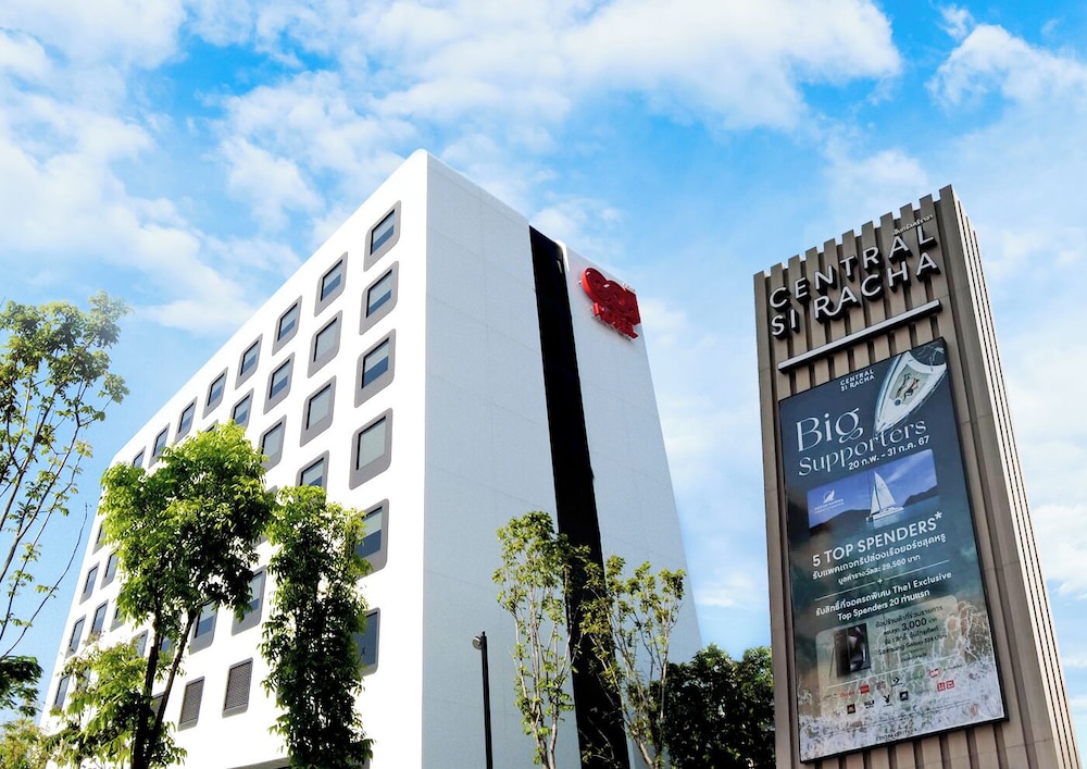 go hotel sriracha at central si racha