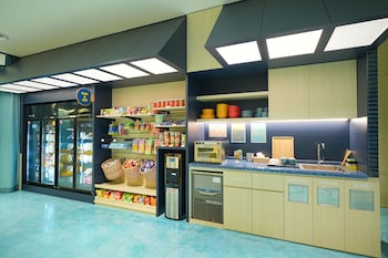 go hotel sriracha at central si racha