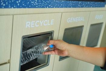 go hotel sriracha at central si racha