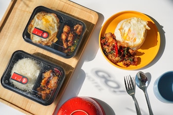 go hotel sriracha at central si racha