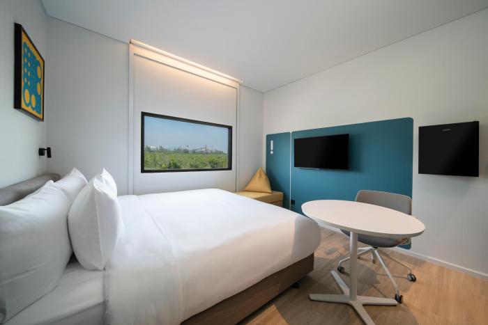 go hotel sriracha at central si racha