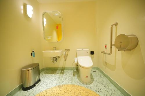go hotel sriracha at central si racha