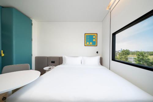 go hotel sriracha at central si racha