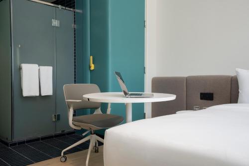 go hotel sriracha at central si racha