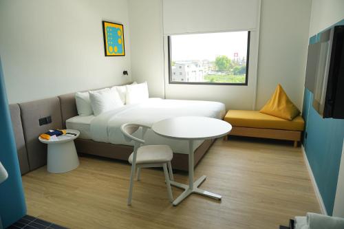 go hotel sriracha at central si racha