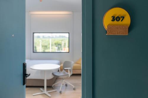 go hotel sriracha at central si racha